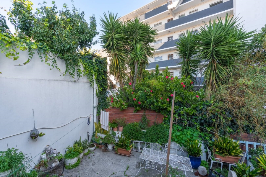 8 Bedroom Property for Sale in Vredehoek Western Cape